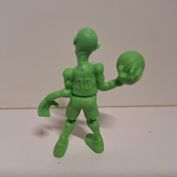 Jump Shot Rot SLUG Zombies Green Basketball Playing Zombie Jakks 2012 Series 2 - Picture 6 of 7